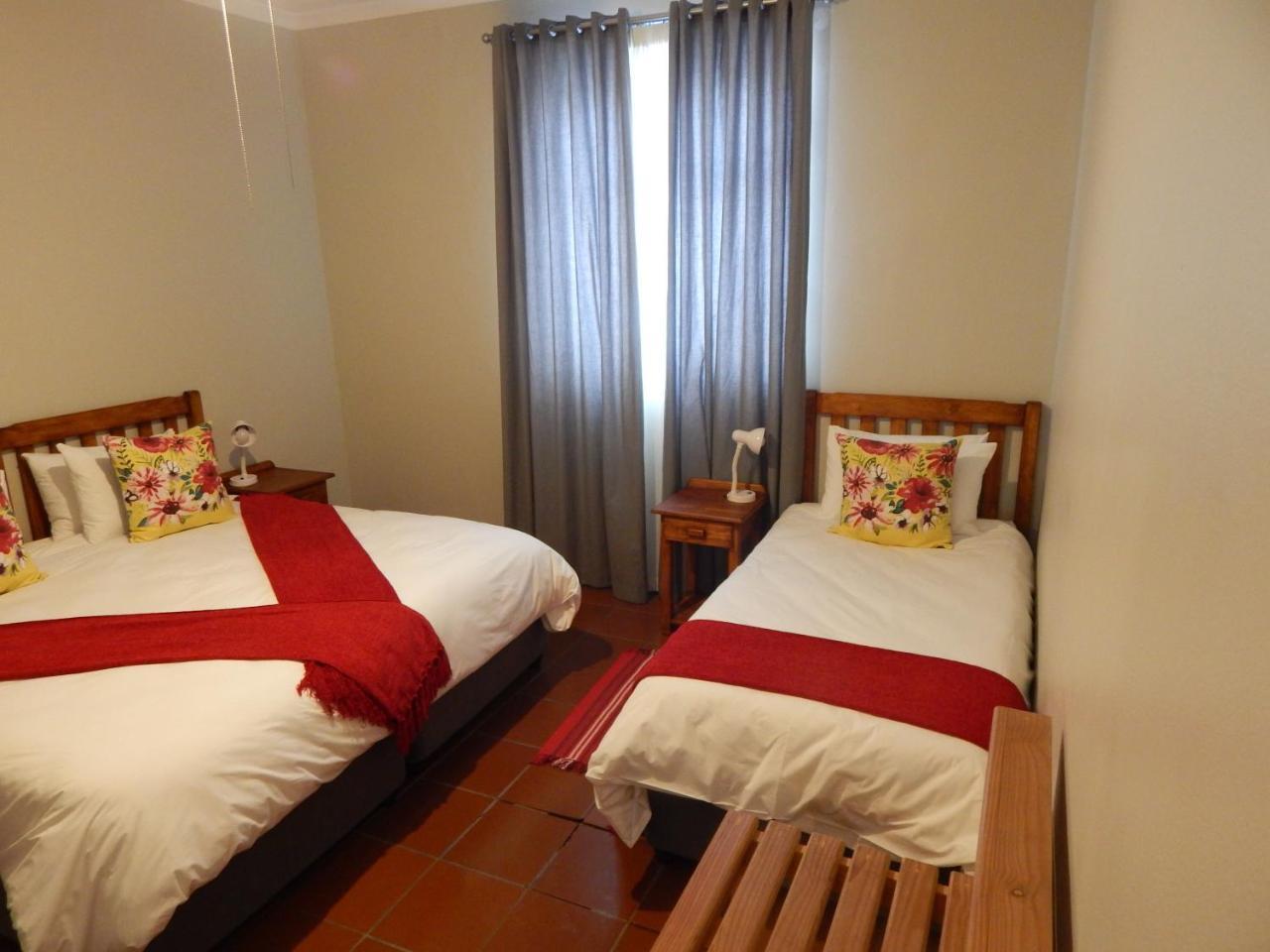 Rocky Shore Guesthouse Swakopmund Exterior photo