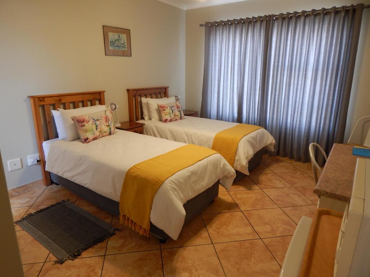 Rocky Shore Guesthouse Swakopmund Exterior photo