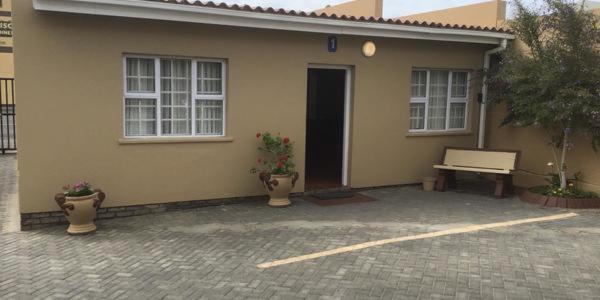 Rocky Shore Guesthouse Swakopmund Exterior photo